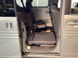 荷室と座席の間に段差がなくなり、フルフラットな積載スペースを作ることが可能です。