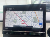ナビゲーションはギャザズ9インチメモリーナビ(LXU-247NBi)を装着しております。AM、FM、Bluetooth、フルセグTVがご使用いただけます。初めて訪れた場所でも安心ですね!