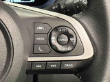 高速道路を快適に走行できる全車速追従機能付ACC(アダプティブクル-ズコントロ-ル)スイッチが付いています(^^♪