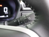 <AUTOライト>周囲の明るさをセンサーでキャッチして、ヘッドライトを自動的に点けてくれる賢い機能です!