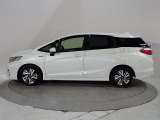Honda独自のセンタータンクレイアウト、低床設計で床が低くドアも大きく開きますので、とても乗り降りがしやすくなっています。
