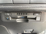【ETC2.0(DSRC)】ETCカードを挿入すれば料金所はノンストップで通過できます。ETC限定の割引や、高速道路の情報提供サービスを利用できます。