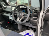 快適に運転できるドライブポジション!運転席シートリフターとシートスライドで、無理のない運転姿勢がとれます。