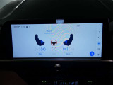 運転席・助手席は、ヒーター&ベンチレーション付シートです。暑い時期も寒い冬も快適に過ごせるうれしい装備です。