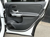 運転席後部ドア