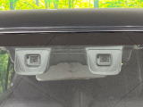 【スズキデュアルカメラブレーキサポート】走行中に前方の車両等を認識し、衝突しそうな時は警報とブレーキで衝突回避と被害軽減をアシスト。より安全にドライブをお楽しみいただけます。