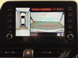 専用の4つのカメラにより、上から見下ろしたような視点で360度クルマの周囲を確認することができます!死角部分も確認しやすく、狭い場所での切り返しや前が長い車でも前の様子が見えます!