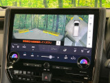 【パノラミックビューモニター】専用のカメラにより、上から見下ろしたような視点で360度クルマの周囲を確認することができます☆死角部分も確認しやすく、狭い場所での切り返しや駐車もスムーズに行えます。