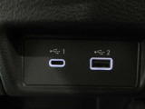 USB充電専用電源ソケットも付いています。モバイル機器などの充電専用