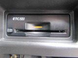 音声案内タイプETC2.0装備☆ビルトインタイプのETCですので、インテリアの邪魔をしません!ETCがあれば、キャッシュレスで料金所をノンストップで通過できます。