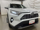 LEDヘッドライトです。デザイン性がよくとても明るいので、夜間の走行や悪天候でも安心です。しかも長寿命!