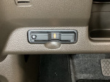 ハンドルの左下にETCがついています。高速道路の料金所の通過も楽々です。カードの取り出しもしやすい場所についています。