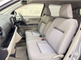 トヨタ中古車「まるごとクリーニング」施工済。外装はもちろん内装はシートを外して見えない所まで徹底洗浄しています。