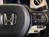 ハンドルにHondaセンシング系のクルーズコントロールやレーンキープアシストなどのスイッチが装備されています。ハンドルから手を離さず安全に操作できます。