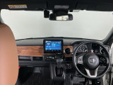 【前方視界】開放的な前方視界!運転がしやすく疲れにくいです♪窓が大きく、見通しがとっても良いおクルマですよ♪