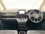 ★いつでも気持ちよく運転できて、使い勝手のいい収納や体をケアするシート、細部にまでこだわったインテリア♪
