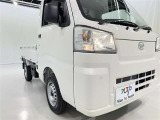 明るいライトが夜道を明るく照らしてくれます。 運転する上で、道路状況をいかに早く認識できるか重要なポイントです。 白色光が暗い道も明るく照らしてくれますよ。