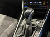 7速DSGトランスミッションが切れ目のない滑らかな加速を実現します。