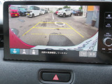 車庫入れ・駐車を安心サポート!バックカメラ装備です。