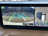 3Dビューが可能になった先進のアラウンドビューモニター。目視できないフードで隠れた路面の映像を表示したり、曲がり角などの死角を広角映像で表示したりできます。