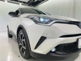 フォグランプ装着車です。暗い夜道の車両前方を明るく照らします