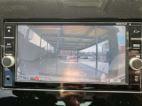 ナビ連動型ドライブレコーダーを装備。万が一の際に映像を記録し、ナビモニターにて再生、確認を行う事が出来ます。又、駐車監視機能を搭載しておりますので、お車駐車中の当て逃げの際にも自動録画致します