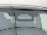 障害物を感知して、衝突の可能性がある場合、運転者へ警告音を発したり、衝突の可能性が高い場合、ブレーキの補助操作を行い、減速して衝突被害を軽減するシステムです。
