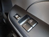 ビジネスカーでも快適装備は外せません。運転席&助手席はパワーウインドウです。(挟み込み防止機能付き)。