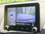 【マルチアラウンドモニター】専用のカメラにより、上から見下ろしたような視点で360度クルマの周囲を確認することができます☆死角部分も確認しやすく、狭い場所での切り返しや駐車もスムーズに行えます。