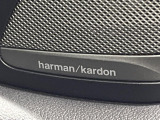 ●harman/kardonサウンドシステム:オーディオ専門メーカーが手掛けるプレミアムスピーカーを装備。多数のスピーカーから、音の粒立ちまで分かる高品質な音楽をお楽しみいただけます。