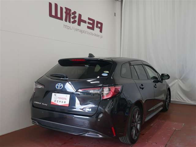 トヨタ カローラツーリング 1.8 ハイブリッド W×B E-Four 4WD の中古車