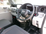 機能的にまとめられた運転席回り。運転しやすさにこだわりました。