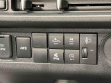 各機能のスイッチ類がセンターに集約され、操作性に優れています♪