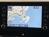 いまや必須装備「ナビゲーション」搭載!知らない場所にスイスイッとドライブ。もう、これなしではハンドルを握れませんね!でも運転中の操作は危険ですのでご注意ですね☆