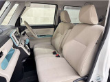 トヨタ中古車「まるごとクリーニング」施工済。外装はもちろん内装はシートを外して見えない所まで徹底洗浄しています。
