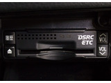 ★ETC(DSRC)が装備されています!!社外品とは違い収まりの良いデザインが人気!高速道路を利用する際は必需品ですよね!!ストレス無く料金所を通過出来ます!!