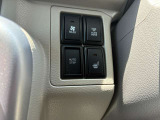 運転席シートヒーターとリヤヒーターが付いているので、寒い日の通勤やお出かけも、ホッとくつろげる快適ドライブをサポートします(^_^)v