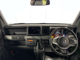 開放的な運転席周りとなっております♪