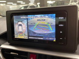 【パノラミックビューモニター】専用のカメラにより、上から見下ろしたような視点で360度クルマの周囲を確認することができます☆死角部分も確認しやすく、狭い場所での切り返しや駐車もスムーズに行えます。