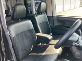 中古車でも安心してお乗りいただく為に、無料保証を付帯。もちろん、全国対応の保証となりますので安心してお買い求めいただけます。最長3年の有償保証もご用意しております。※一部対象外の車両もございます。