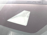 【トヨタセーフティセンス】走行中に前方の車両等を認識し、衝突しそうな時は警報とブレーキで衝突回避と被害軽減をアシスト。より安全にドライブをお楽しみいただけます。