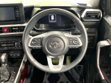 【純正革巻きステアリング】上質な革を使用することで、手にしっかり馴染みとても運転しやすいハンドルです♪
