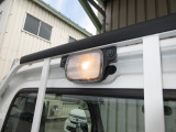 アクティトラックには明るい荷台作業灯がついています。暗い場所や夜間での積み降ろしがはかどります。