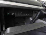 ご納車前に行います点検100項目におきまして、専用のテスターやツールを用いて細かな診断を行います。