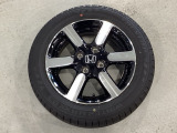 当社にてデモ走行時に装着していたワンシーズン使用の中古スタットレスタイヤ+ホイール4本セットを用意致しました。(2025年製、タイヤ+ホイールは現状渡し、保証対象外です)