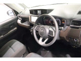 ■見通しのよいすっきりとした視界で、誰でも運転しやすいです。運転のしやすさは疲れにくさにも繋がりますよ♪