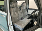 【運転席・助手席】内装ルームクリーニング済みです。しっかり綺麗にしていますので、是非、お確かめください。車に自信があるからこそ、是非一度ご来店頂き内外装も見てもらえると幸いです。