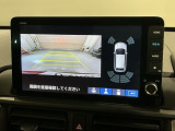 リバースギアに入れるだけで後方の表示へ切り替わります。夜間や雨の日の駐車も楽になりますよ。
