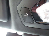 SOSコール装備です。緊急時は遠慮なく押してください。BMWメーカーエマージェンシーに直結致します。
