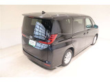 ■サイドバイザー■  雨の日でも車内換気できますね。雨の多い北陸では必需品ですね。
